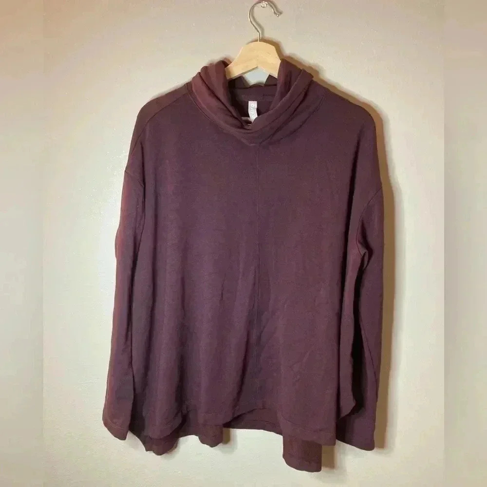 Athleta long sleeve shirt‎